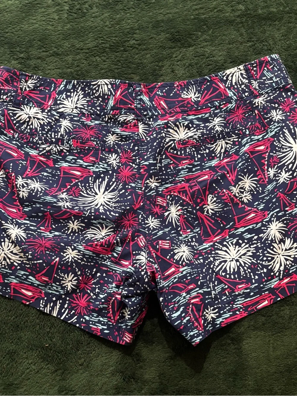 Lilly Pulitzer Sparks Fly Callahan Shorts RARE size 12 Holy Grail Celebrate USA - Picture 2 of 3